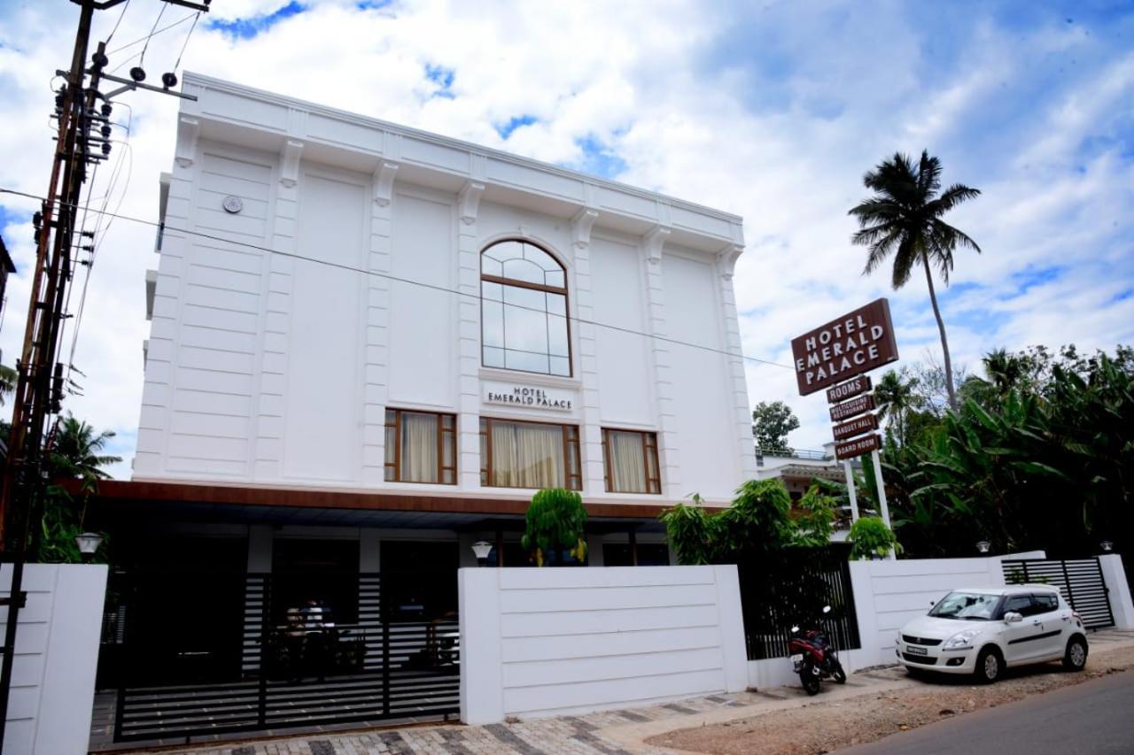 Hotel Emerald Palace Kottiyam Экстерьер фото